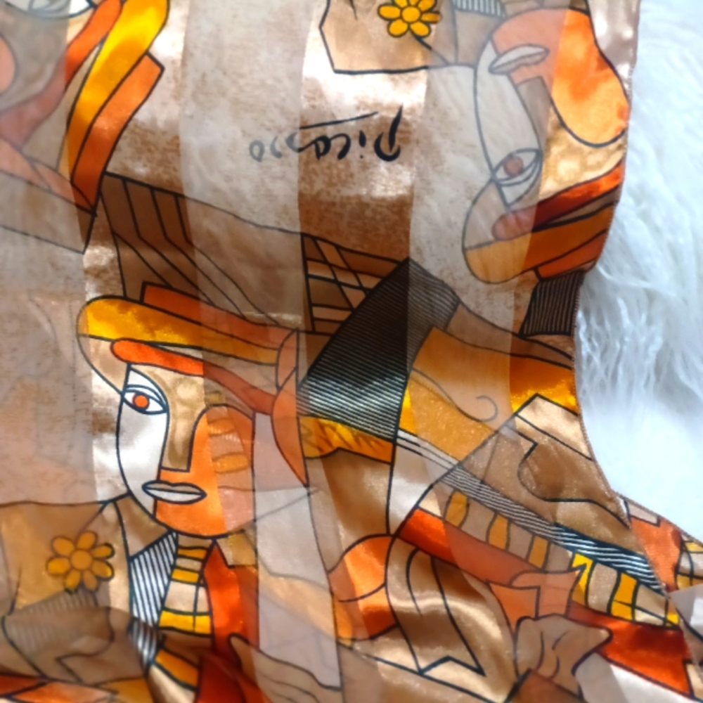 PRE OWNED SCARF